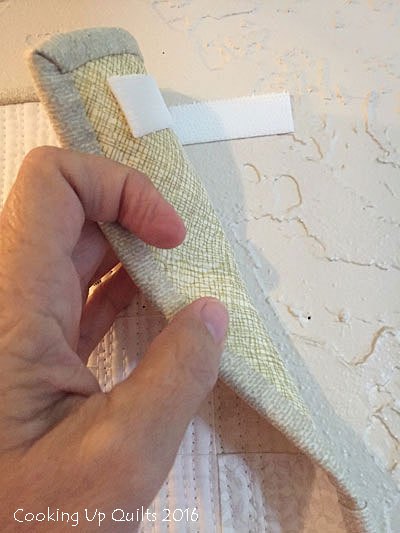 How to Hang Mini Quilts using command strips!